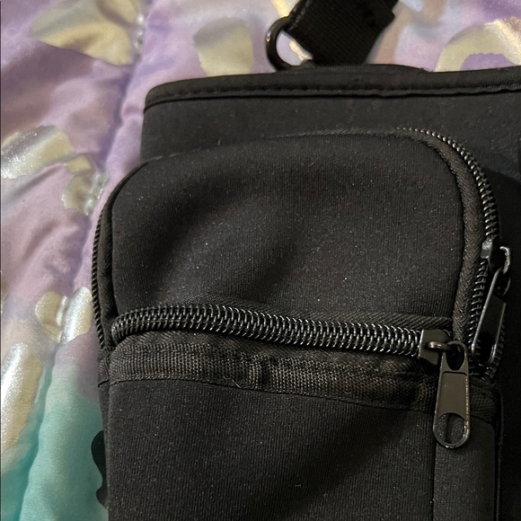 SHEIN Neoprene Stylish Black Water Bottle Carrier-NWOT - Picture 3 of 7